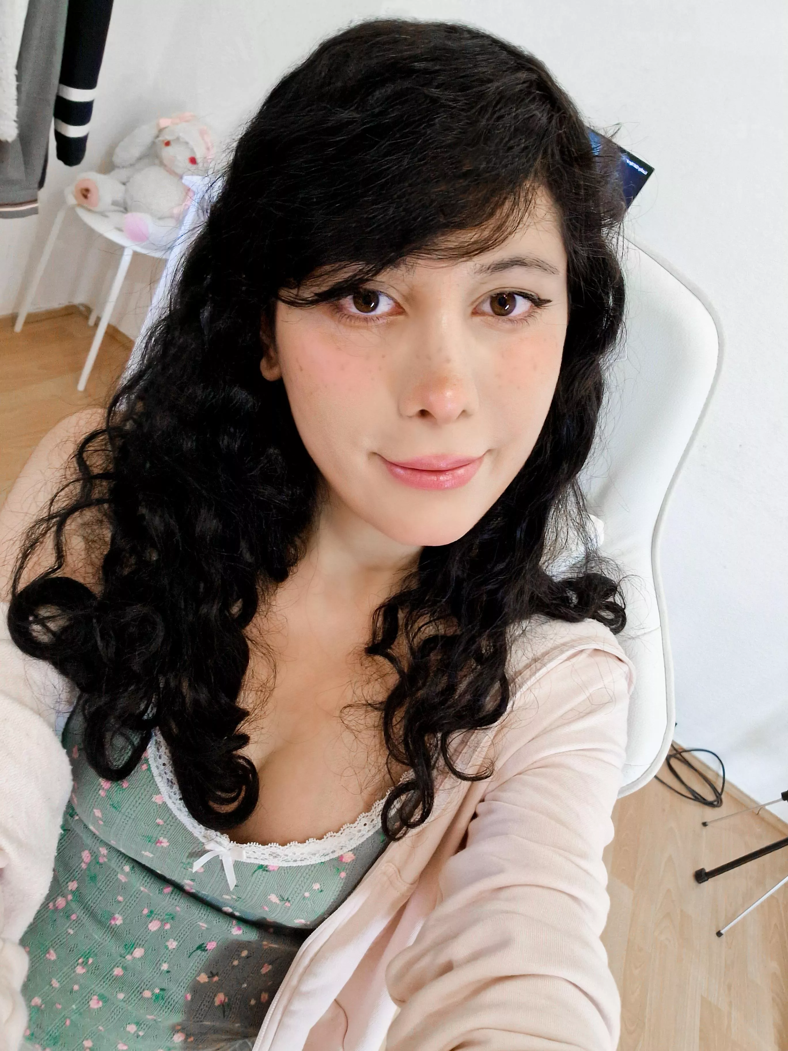 Friends have told me that I look better as a girl 😃 posted by puruchuu