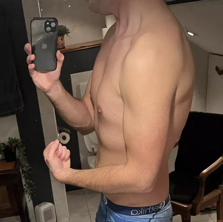 Hi  posted by eucollegekid