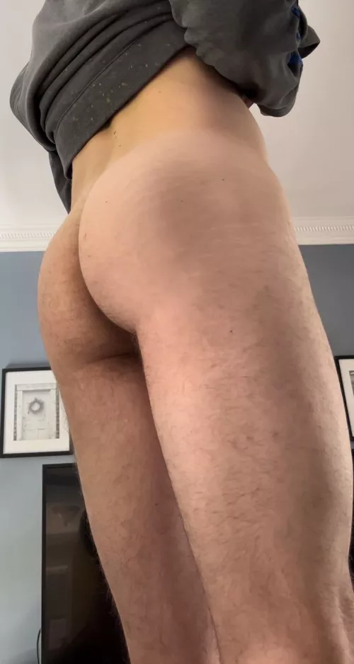 how do i look? by bdthrozzzzzz