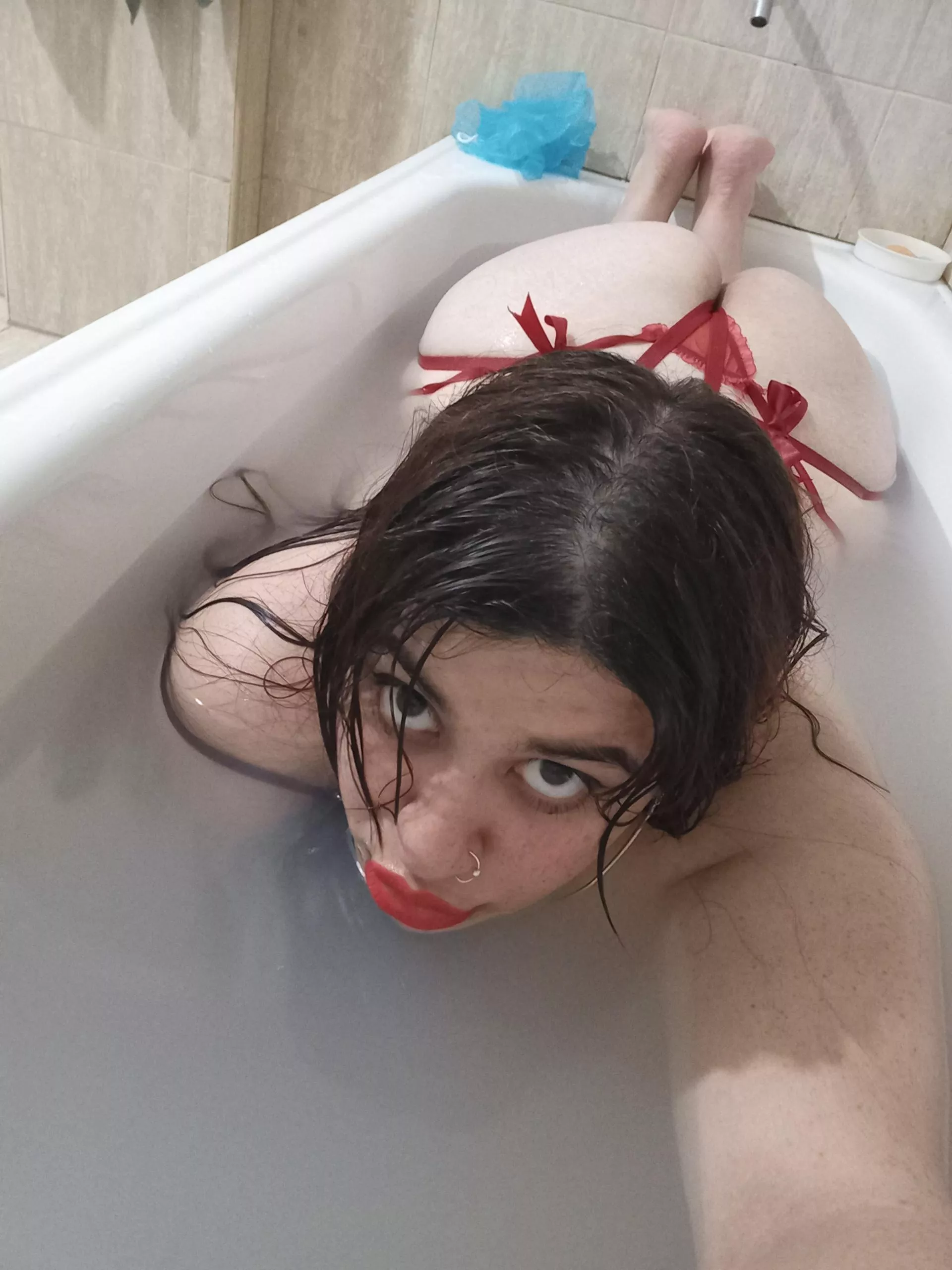 I know you want to get in the bathtub with me 💦👅 posted by nastydaph