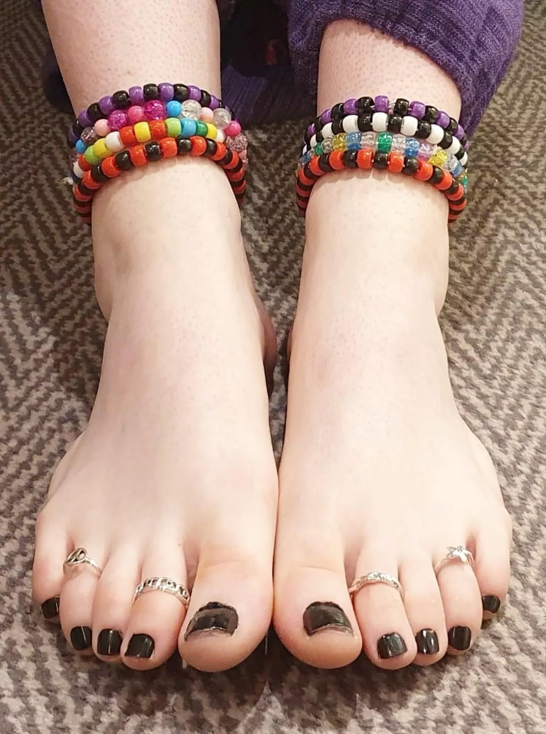 I love the feeling of a fresh pedicure 😋  posted by FemboyFootPrincess