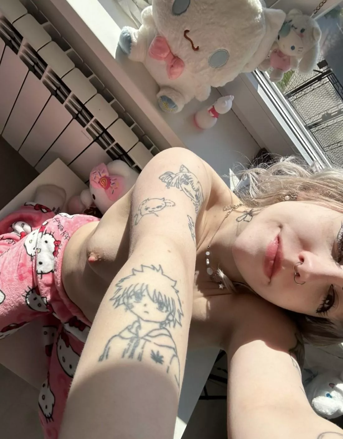 I’ll let you play with my pokeballs if you let me play with yours [f] posted by vick1wilder