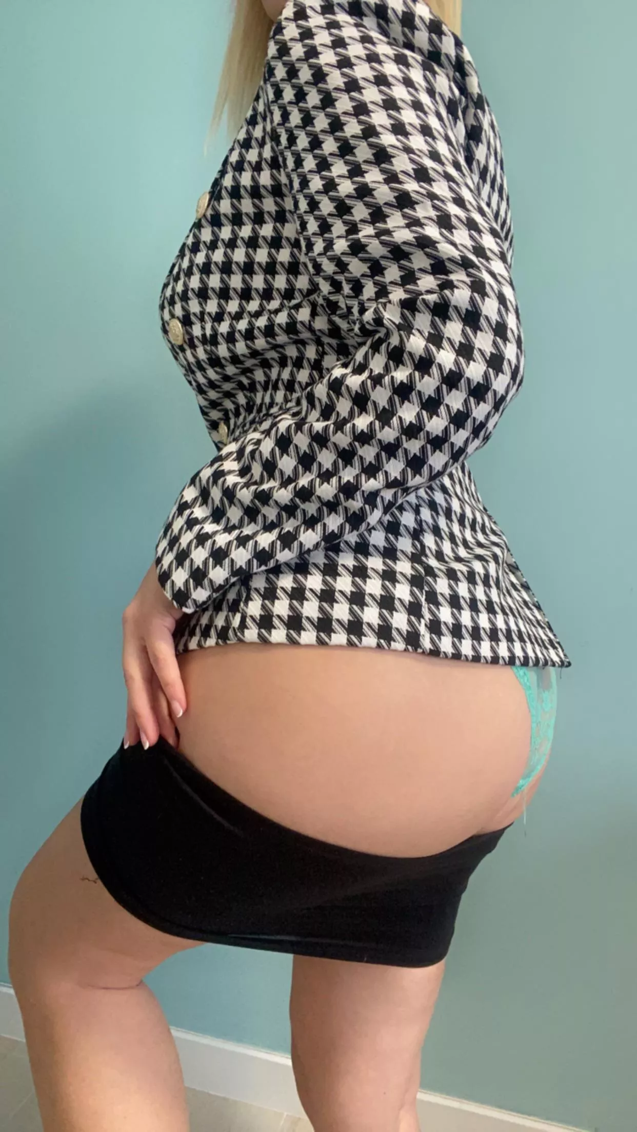 Just a sexy lady that love to seduce you  posted by ellieblue1