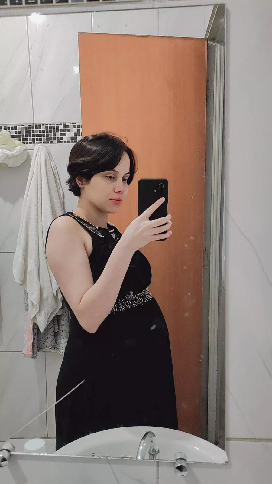 Let's have dinner and then watch Netflix with this pregnant woman, what do you think? posted by Baby_melyr