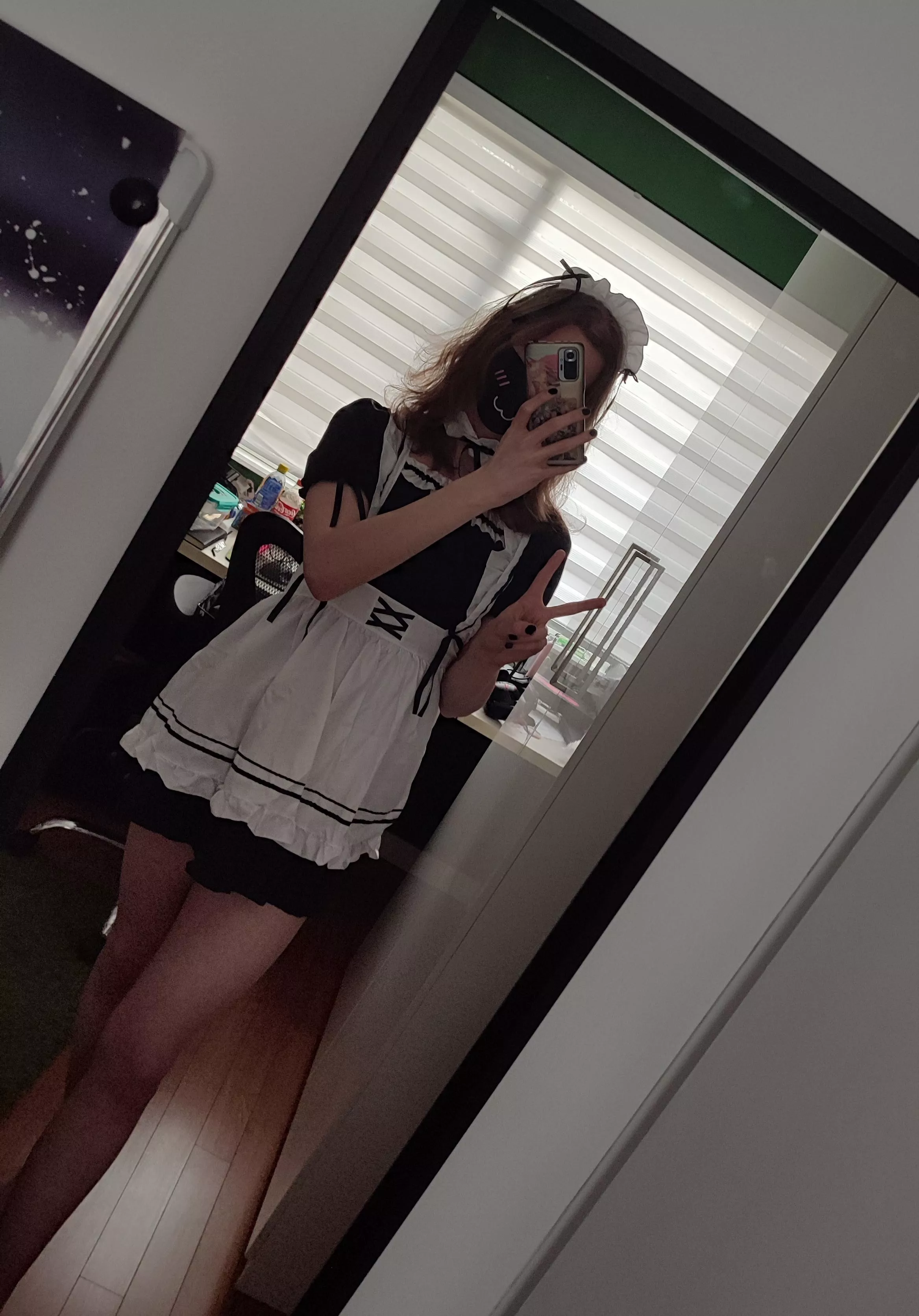 OMG GUYS GUYS GUYS I GOT A MAID OUTFIT!!!!!!!!!! IM LITERALLY SO GAY RN posted by Gekuul
