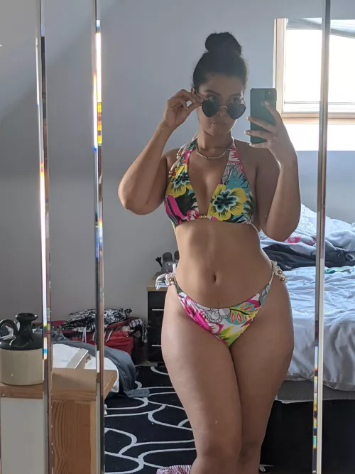 Petite but thick by TaDahPromo