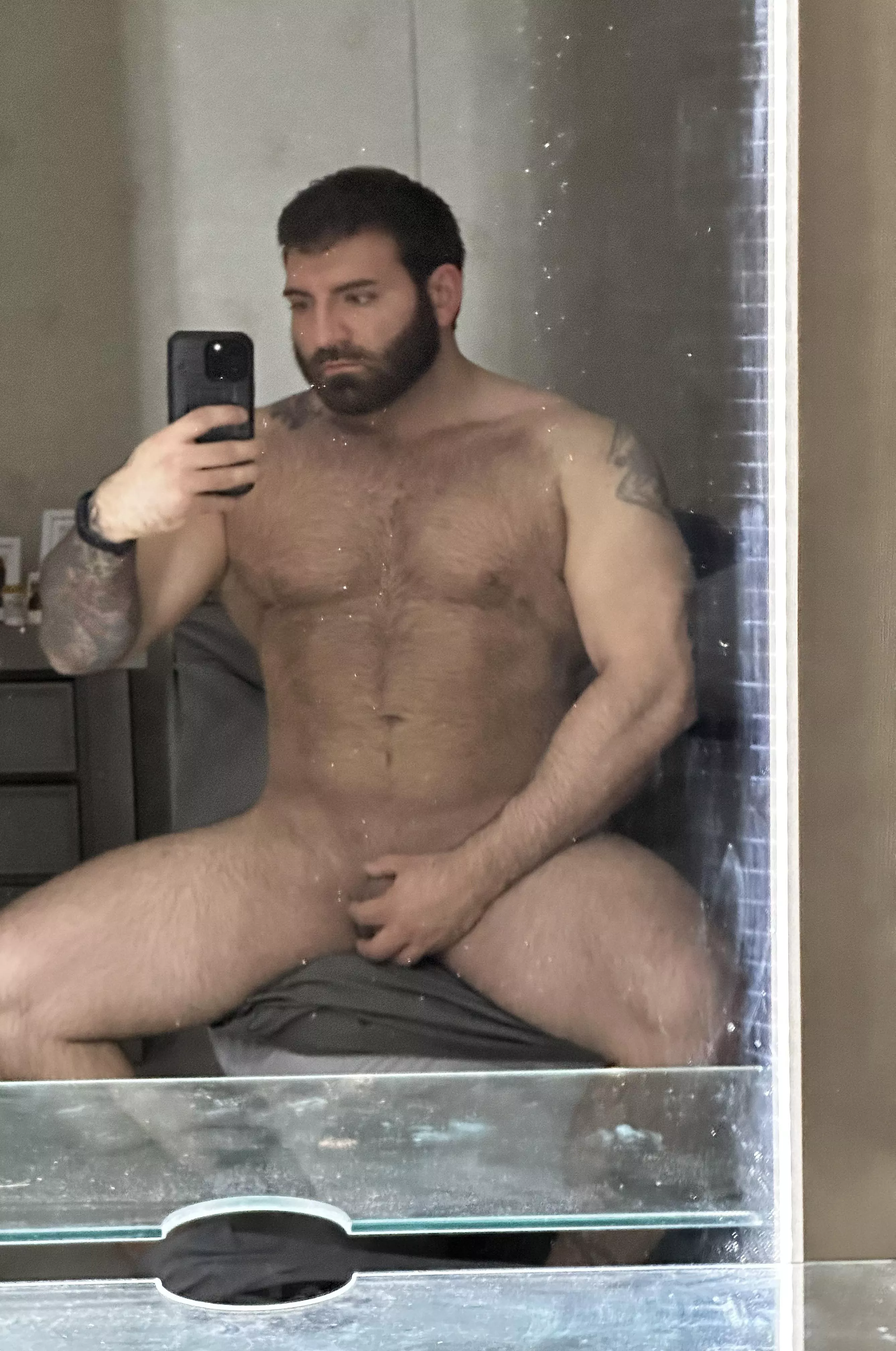 Should have cleaned the mirror better before thirst trapping 🤷🏻‍♂️ posted by Logan_north_