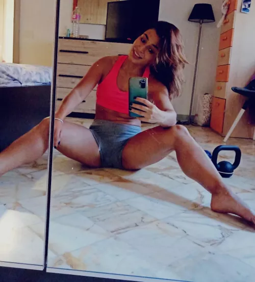 Stretching out [F] by JulyaKawaii