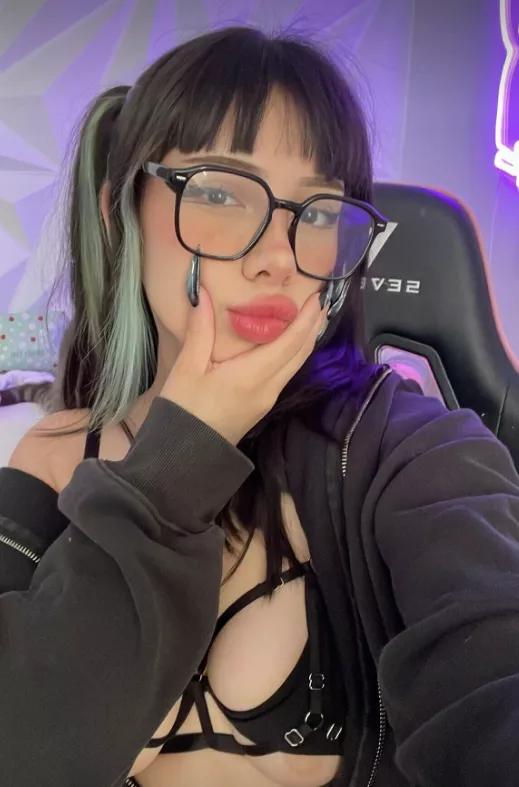 study session at mine after class? posted by Puzzleheaded-Log-256