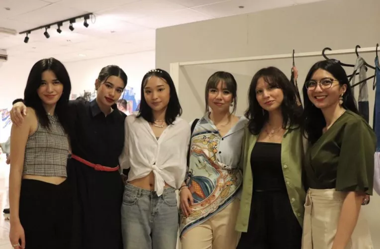 Which girl is yours by Alternative-Sign3232