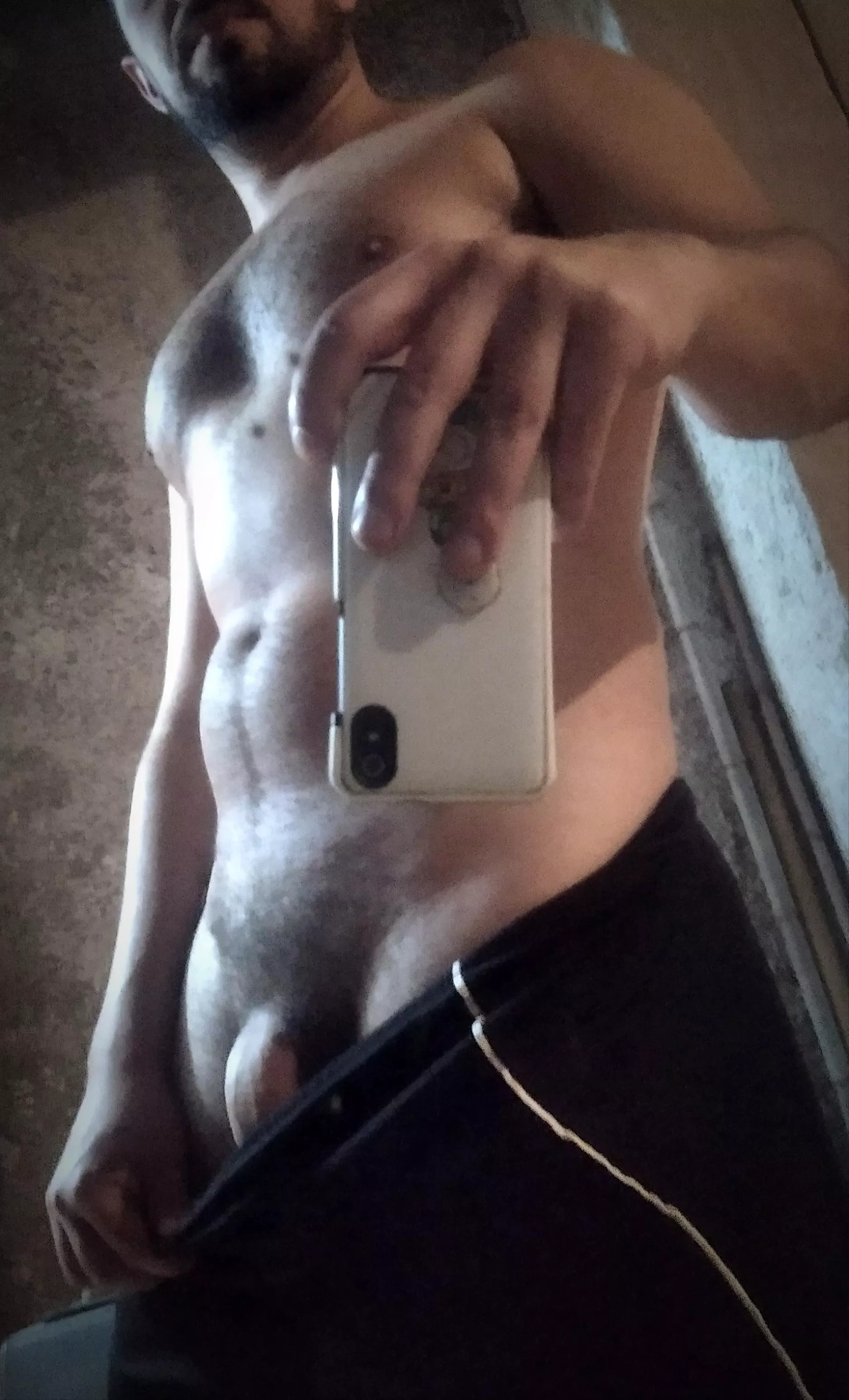 33 cut or uncut? Guess right and win a pic on your dm 😜 posted by jaegerw3