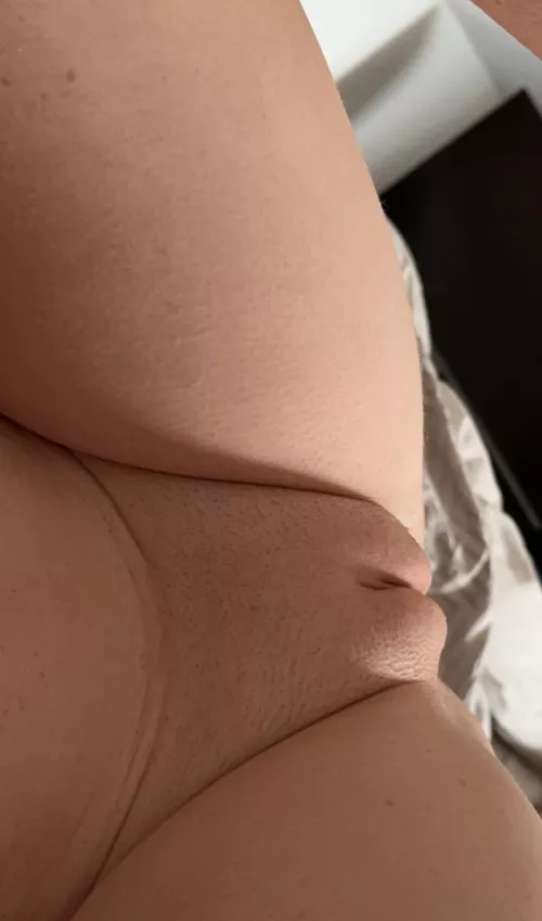 Are older men into 18yo girls like me? by naomiandnoah