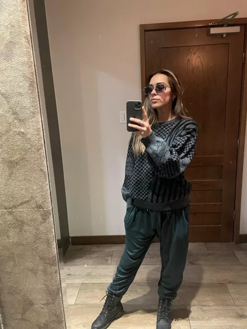 as a man, do you personally prefer to see women wearing dresses/skirts rather than pants/trousers by sepilor