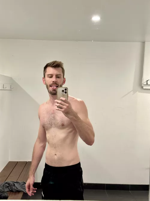 Autumn wont stop us getting the tiddies out. Where the down under gays at by JNRmatt