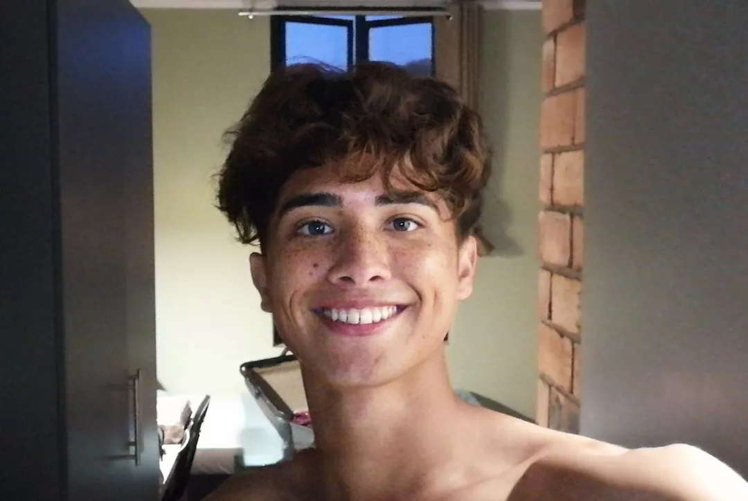 BeFreckled twink  posted by Tiny_Possible9885