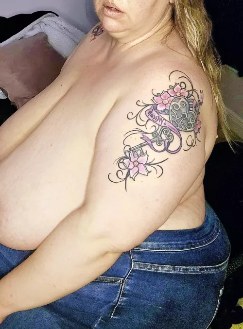 Big girls need love too 💕  by haileyxxxfun