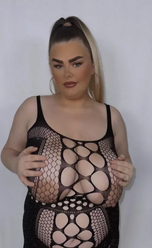 Can you believe im single  by laylamae223