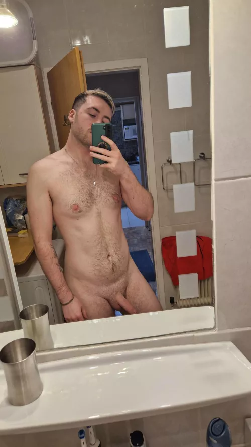 Cheeky mirror selfie  by Seanytc