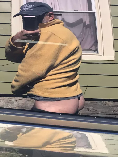 Couldn’t resist reflection on a car by Less_Cardiologist799