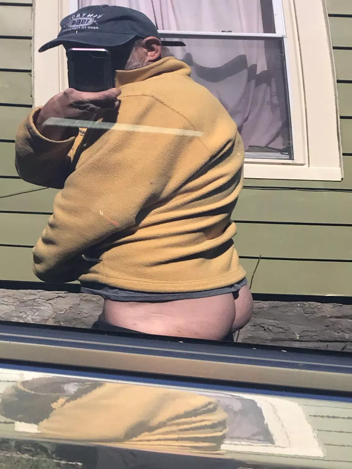 Couldn’t resist reflection on a car posted by Less_Cardiologist799