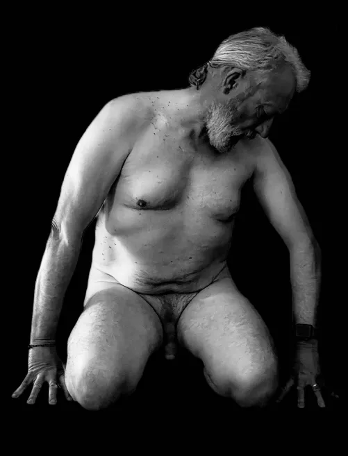 Deflection torso (male full body) by vivastraimages