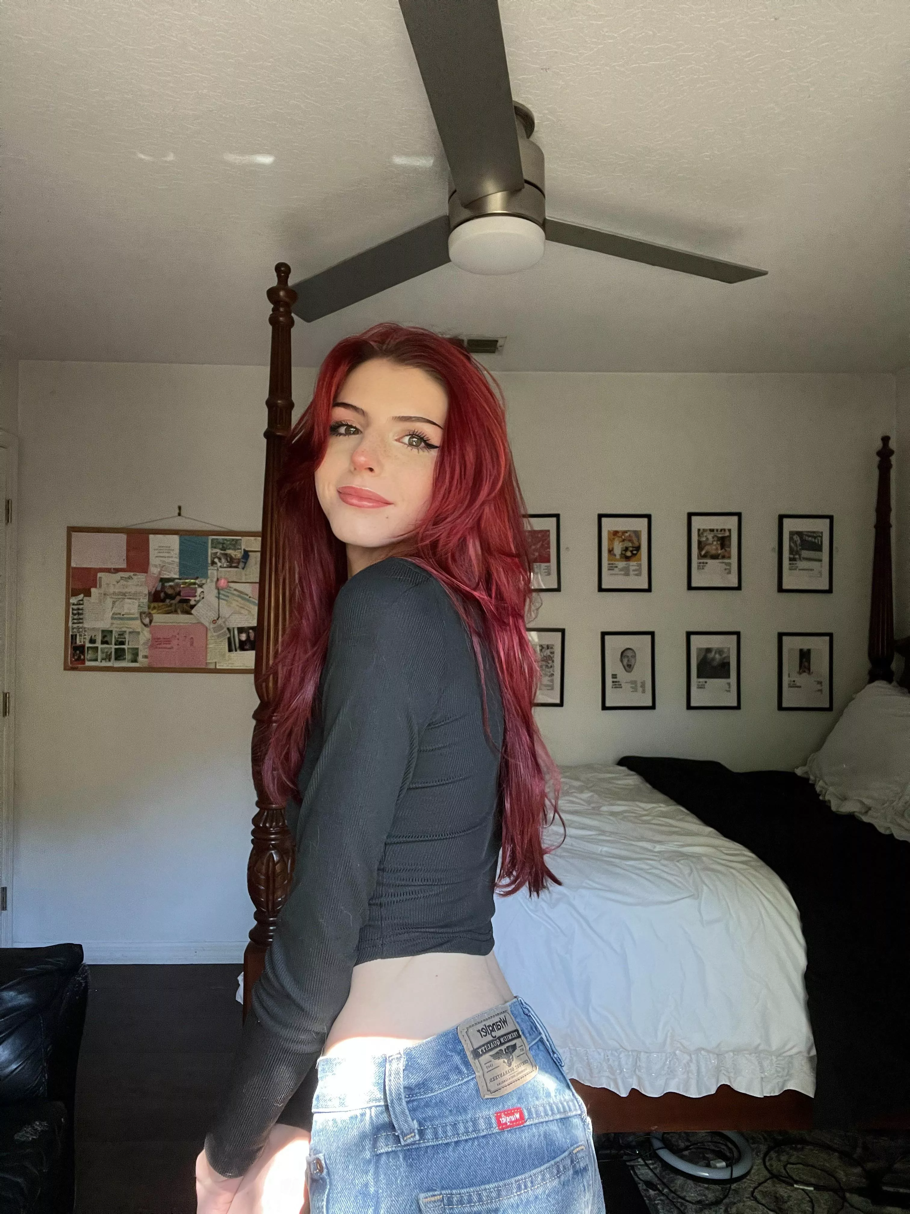 do you find long sleeve crop tops just as cute? posted by r3dh3ads1vt