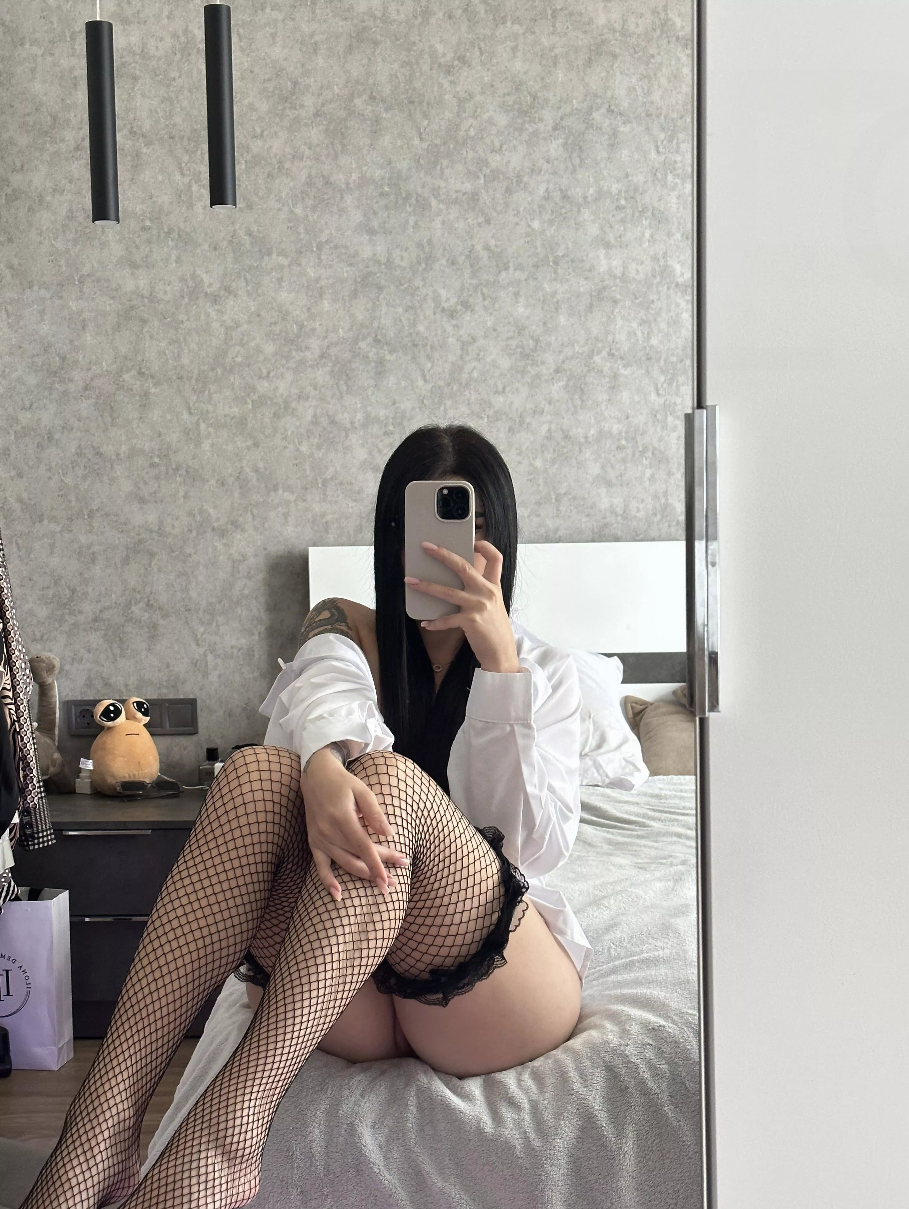 Do you like your pantyhose shiny? I do 😍✨ posted by honeyaly