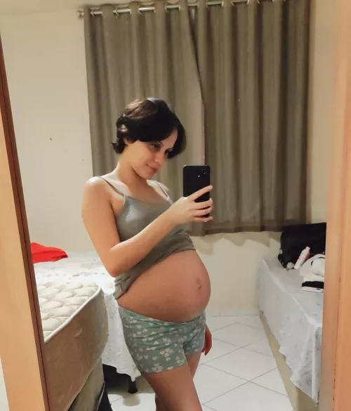 Does my pregnant body turn you on? by Baby_melyr