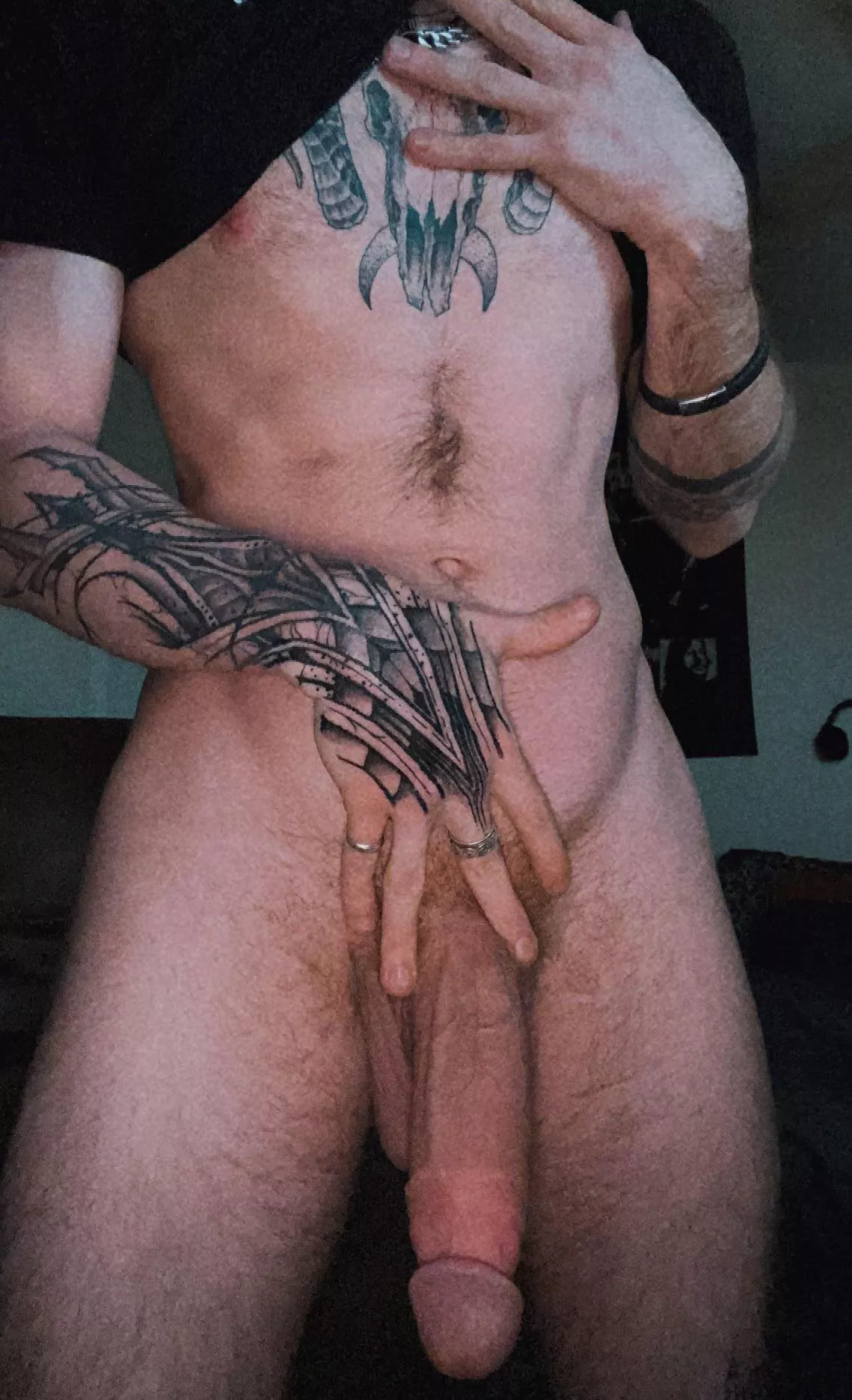 Falling out of frame  posted by Chodie_Thicc