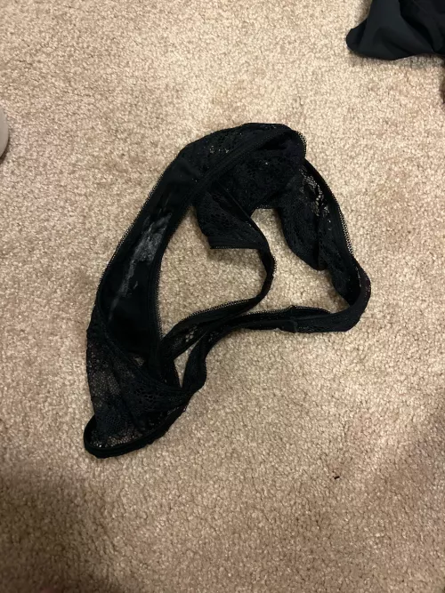 Fresh out of the shower. Put these on. Started making out aggressively and this is the result. Her pussy smells so damn good 🤤 by happylifehappywif