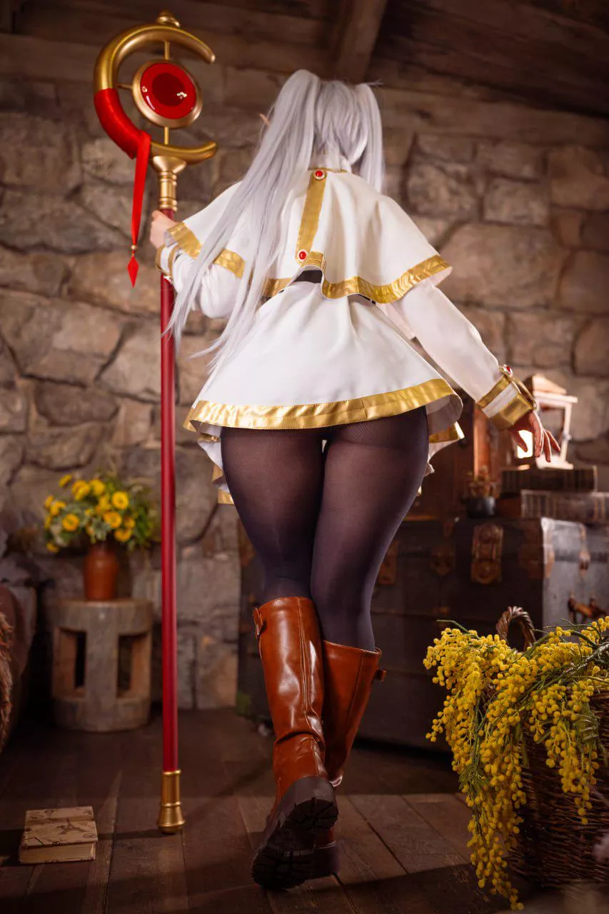 Frieren cosplay by Neyrodesu  posted by Neyrodesu