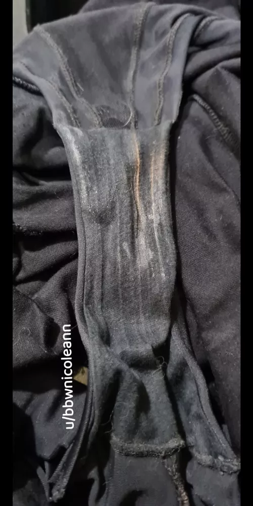 Fullbacks crusty and smelly after 4 days. by bbwnicoleann