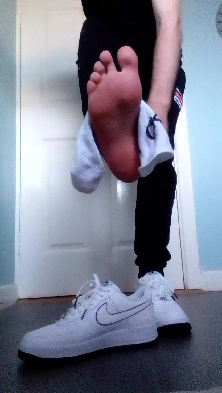 Gag on my toes, slut 😈 posted by Nano3689