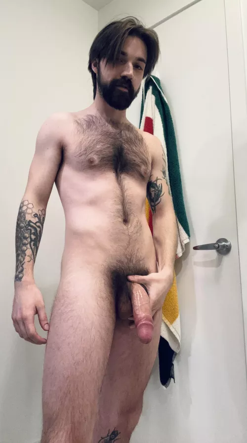 Get on your knees, you know what to do if you’re a good boy 😈 by DamienJ_96