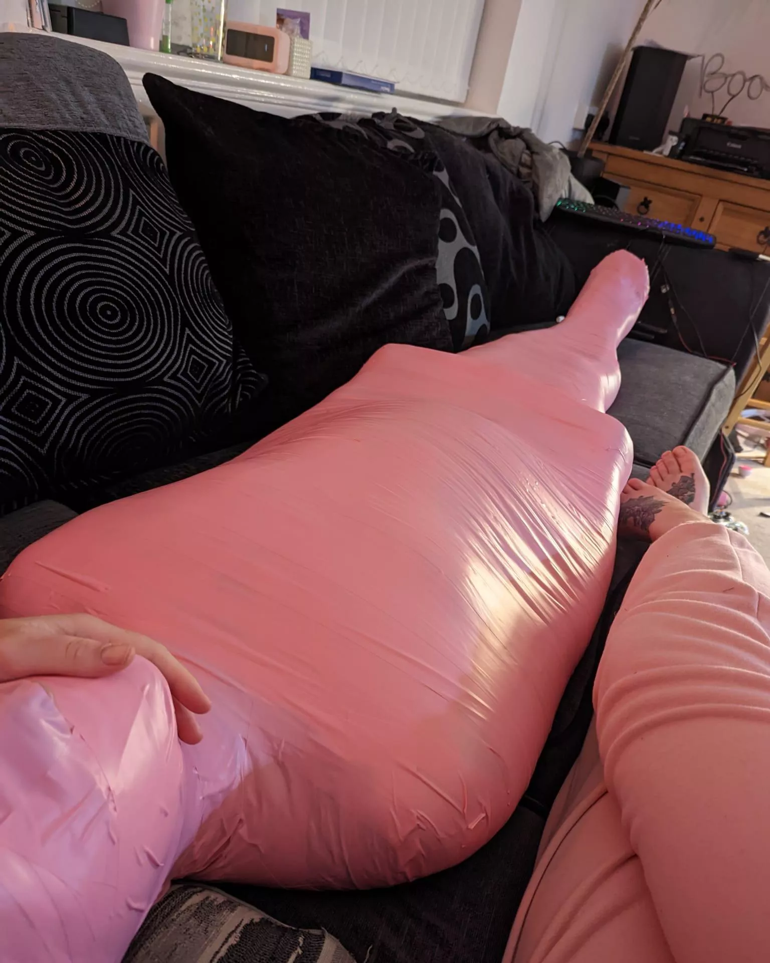 Getting wrapped in pink is cool right?  posted by Enterr-sshibari