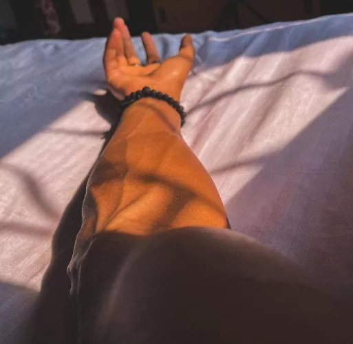 golden hour hiit got those veins pumping by mxlten-chxcxlate