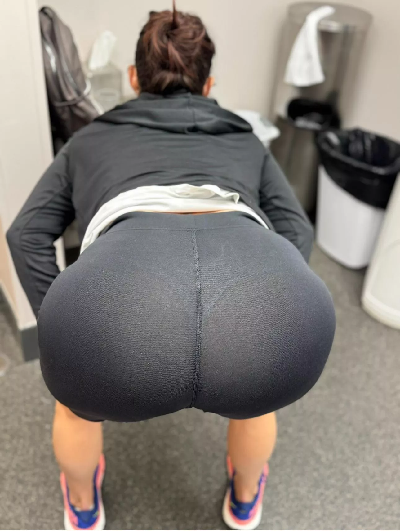 Gym goers: too much distraction? 🏋️‍♀️💪 posted by Rica81