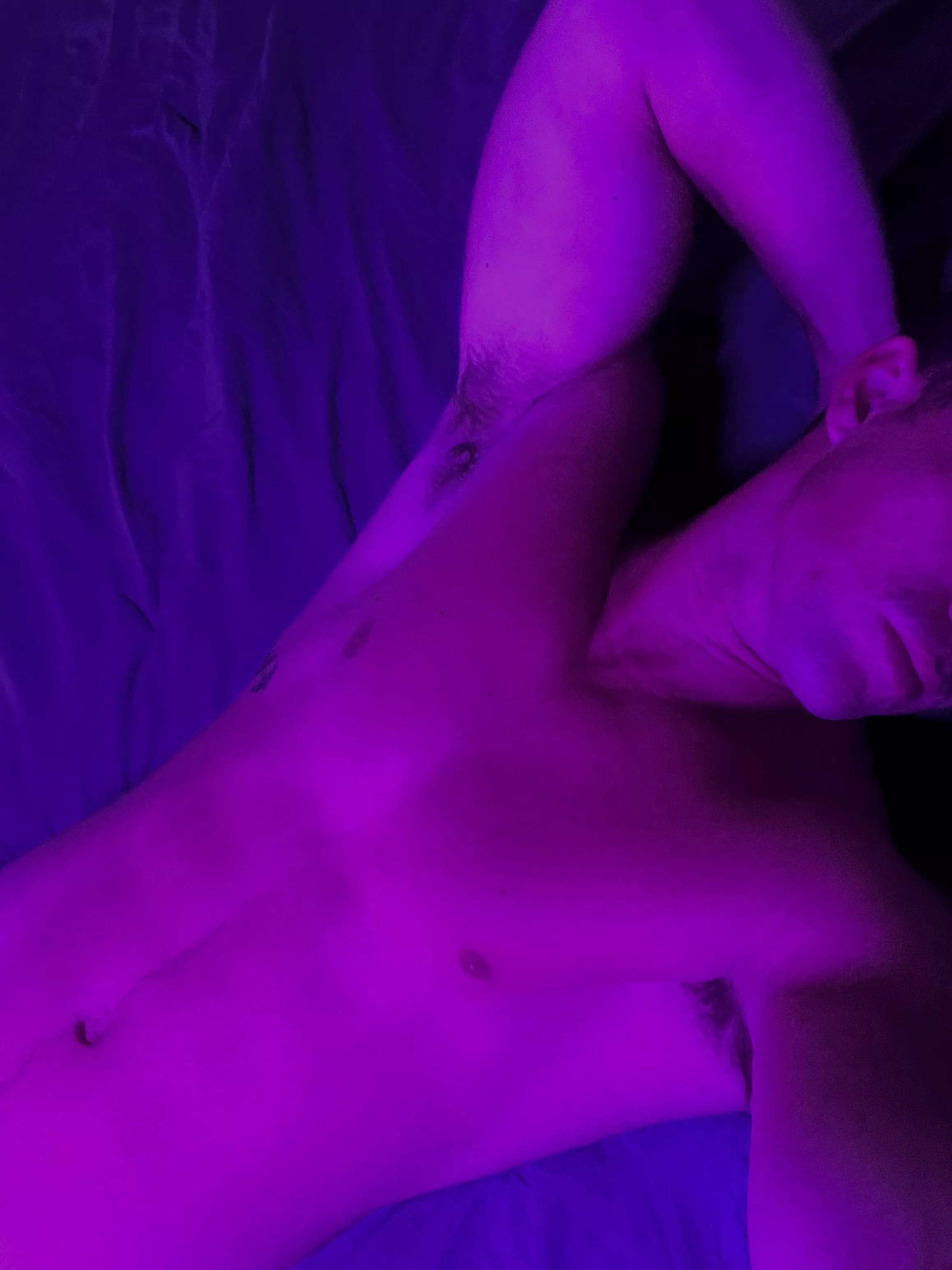 Haven’t worn deodorant in a week, would u still wanna sniff my pits? posted by vohsrotk