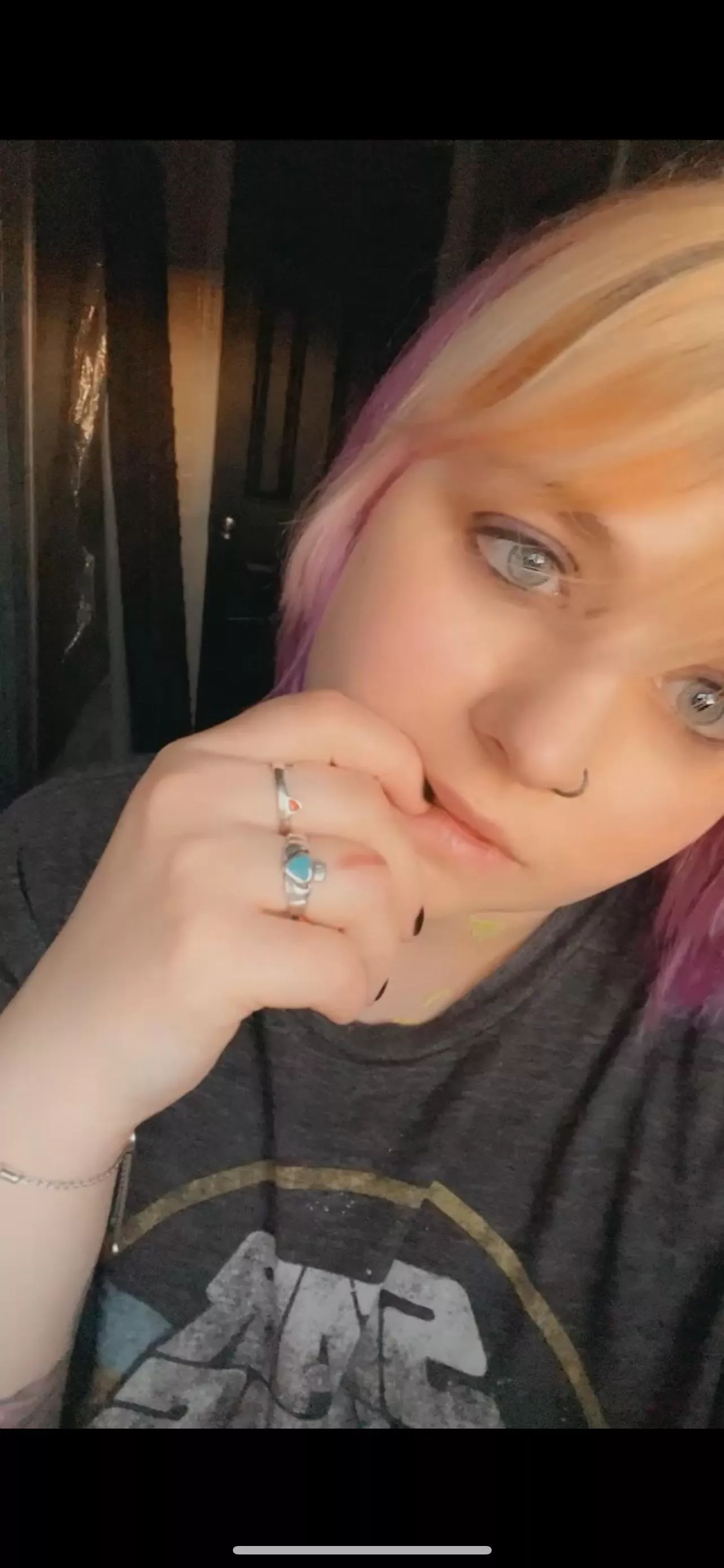 Hey  cutie 😜 horny? Bored? Stressed? Lonely? I’ll please you 🌹19yo 5ft thic and kinky🖤[fet]friendly💦[dom]or[sub]👅[sext]lets play😜[vid][pic]customs made just for you🍭[gfe]let me please you in every way🥀[aud]let’s talk dirty🔥 posted by happibish