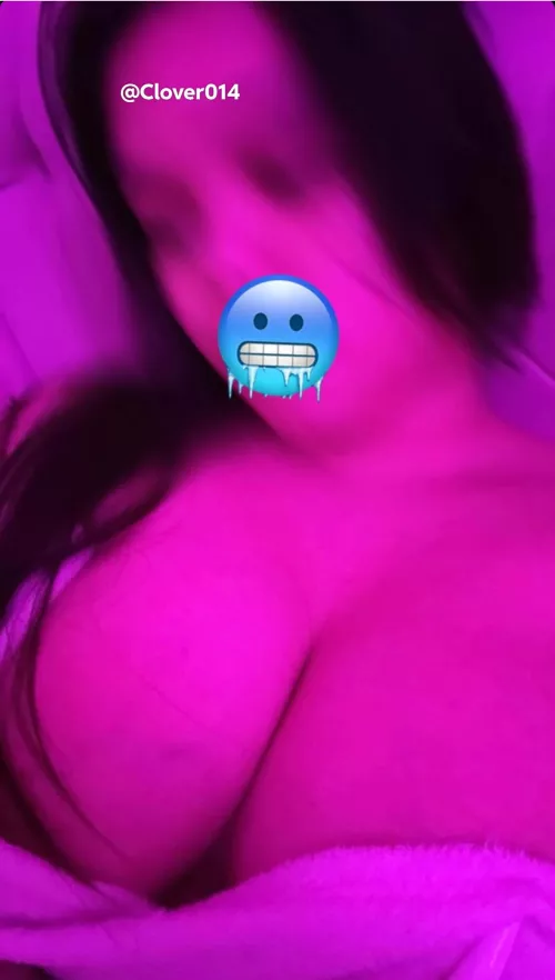 huge tits for you💦 by Clover014