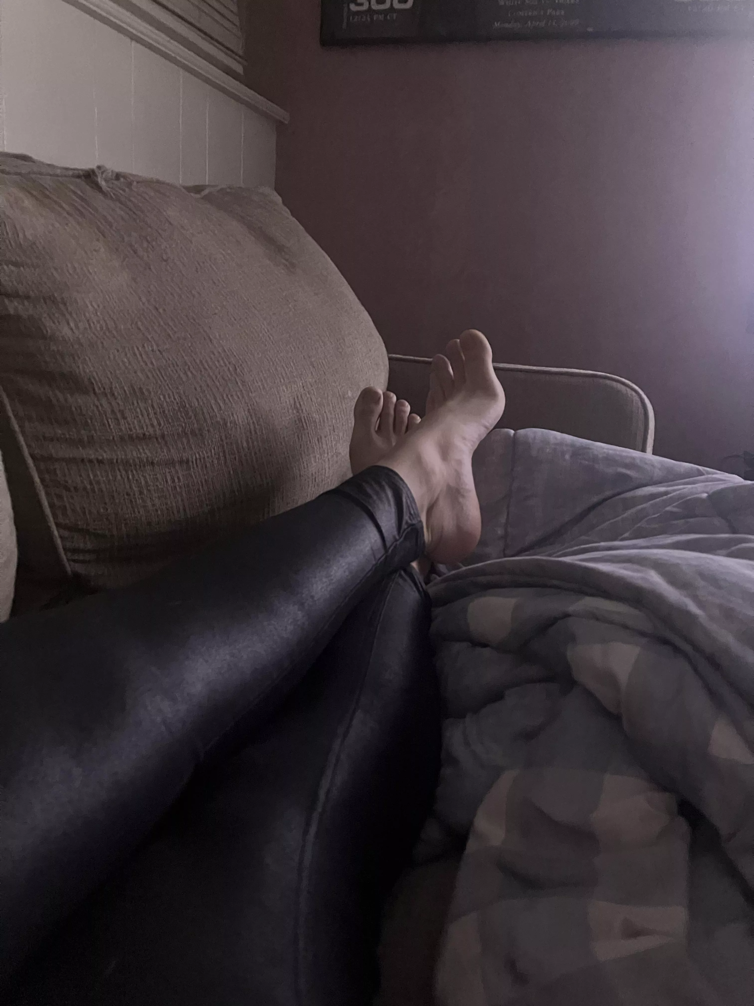 I have a thing for footboys😘 posted by Sissyslut638494