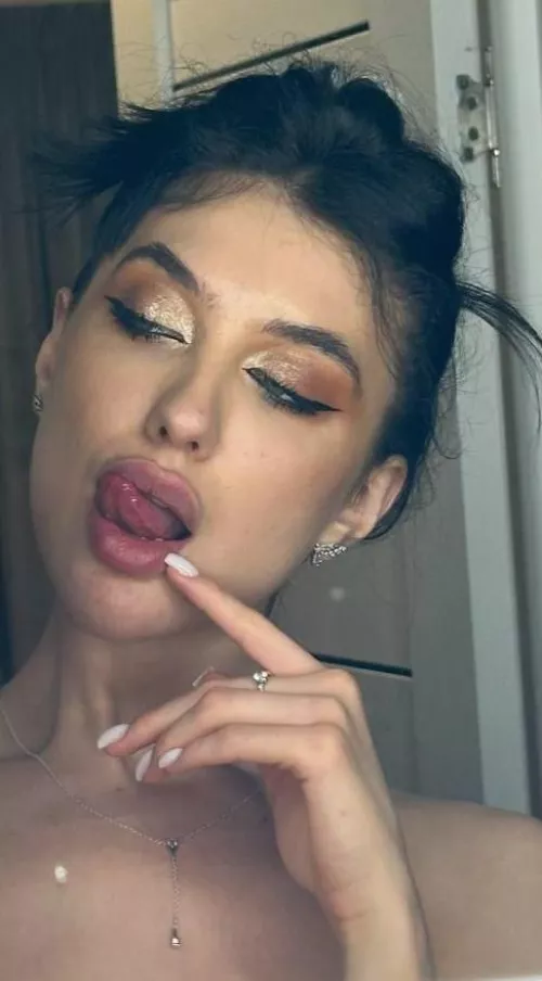 I like my men older but not too old. by bemita