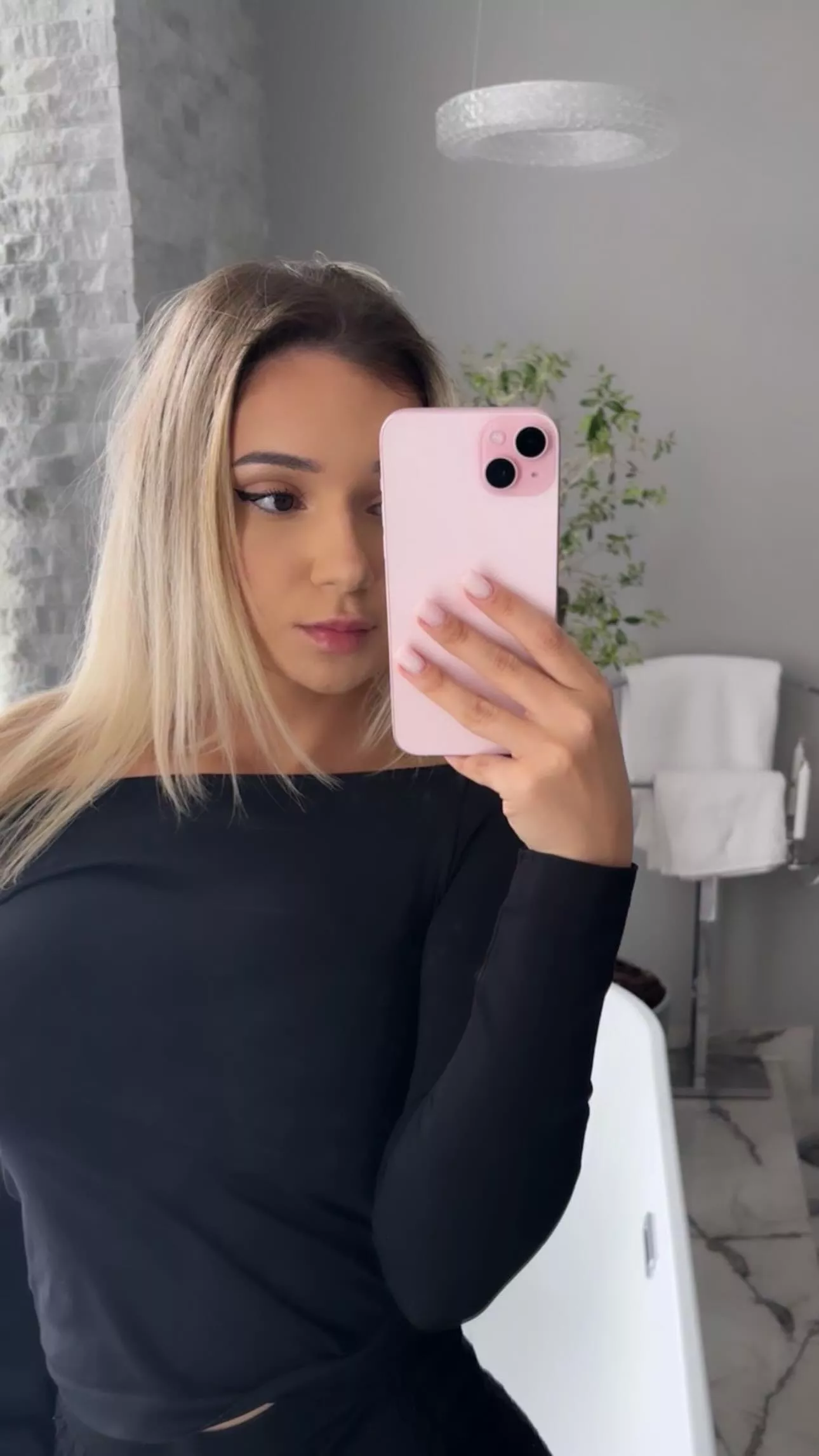 If I got you hard rn, show me instantly posted by bootyaaa