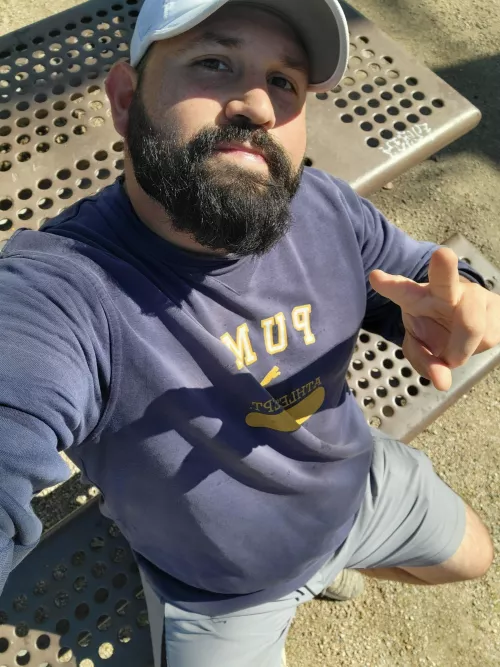 Just passing by to say hello  by OnTheRoadToBaSingSe