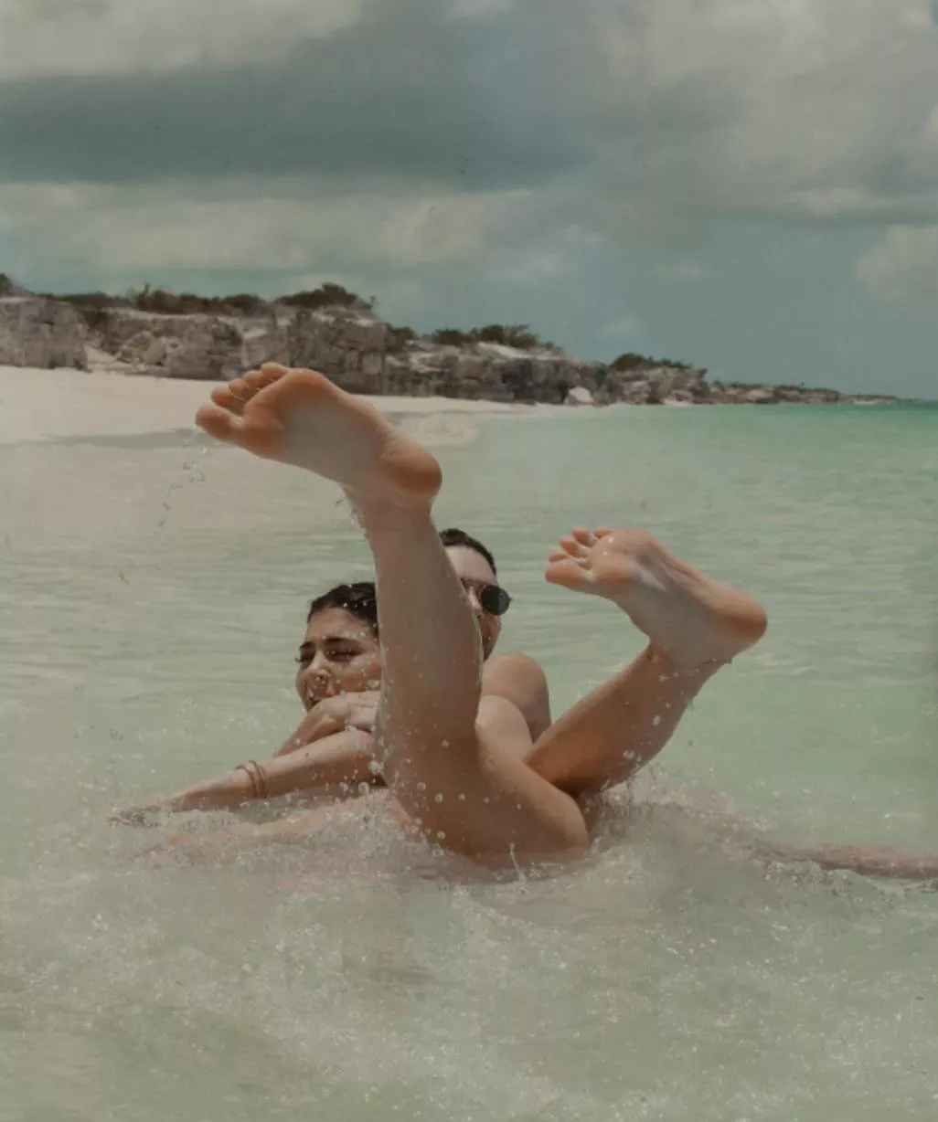 Kylie at the beach | ig 08/2016 posted by losfigoshermanos