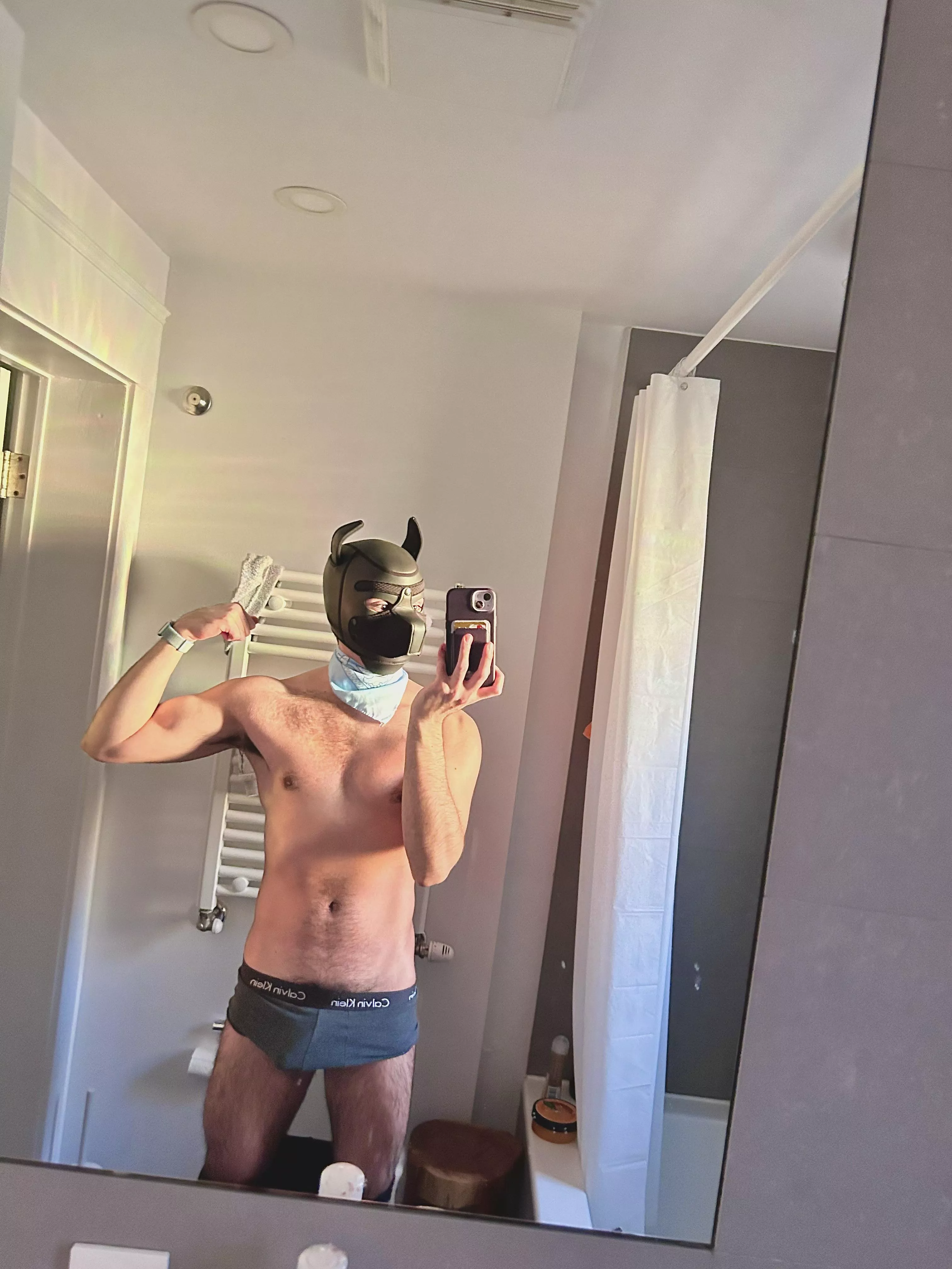 Need belly rubs 🥺 pls  posted by adrian10101