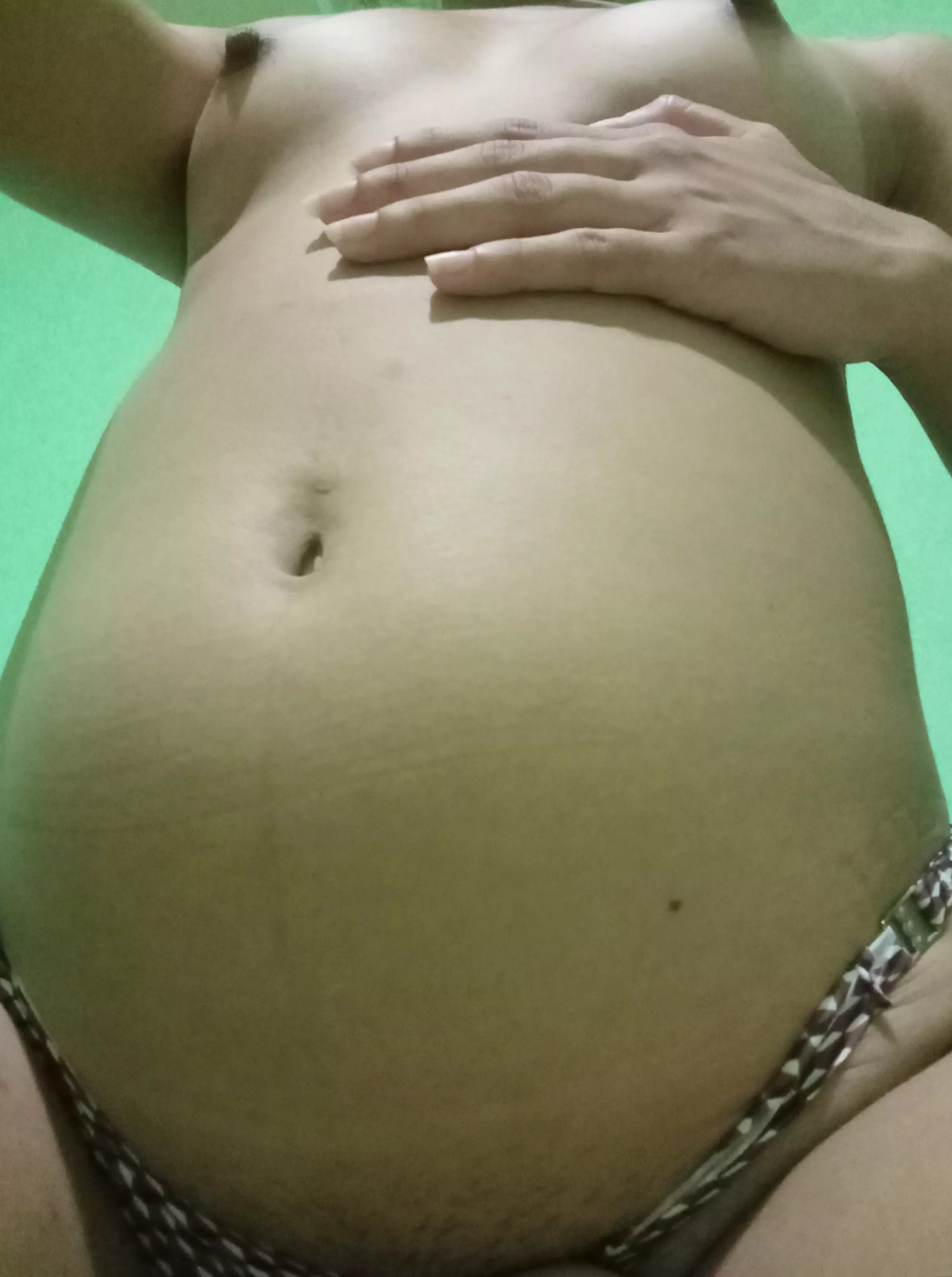 Pregnant for the first time with a hot and juicy pussy, would you be a good daddy?  posted by Erika_30-