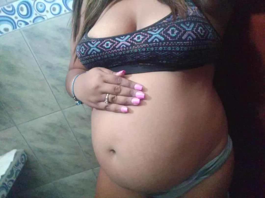 pregnant with twins willing to do whatever you want baby posted by alejandra1503