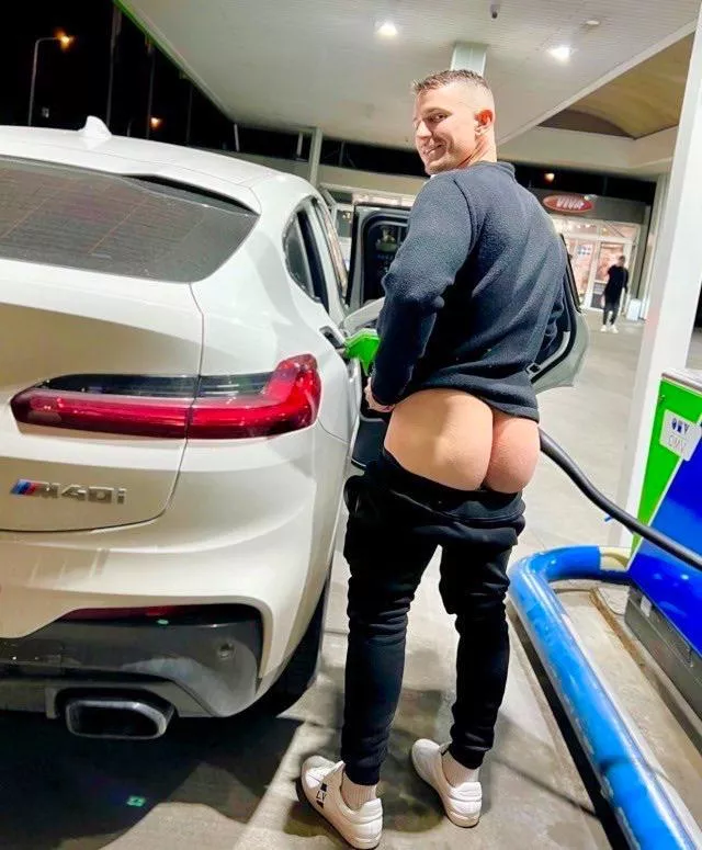 Pumping gas flashing hot ass posted by woodstoget