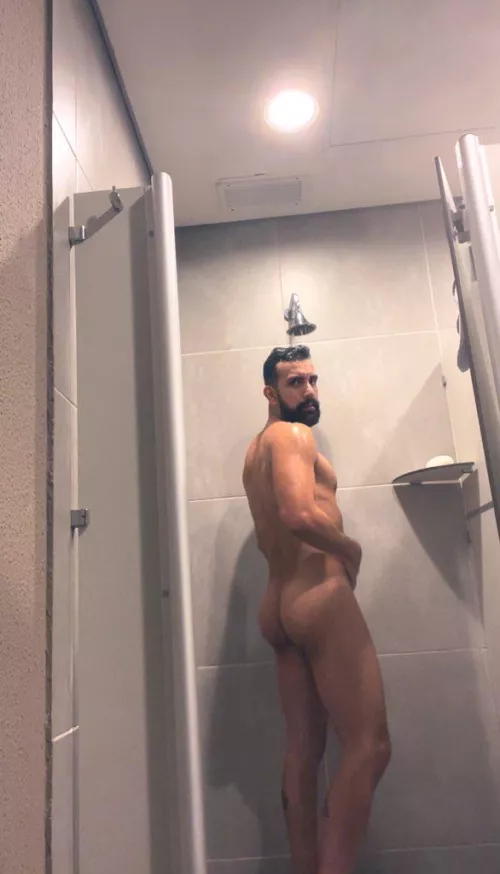 Shower time 🚿 by danielshowsoff